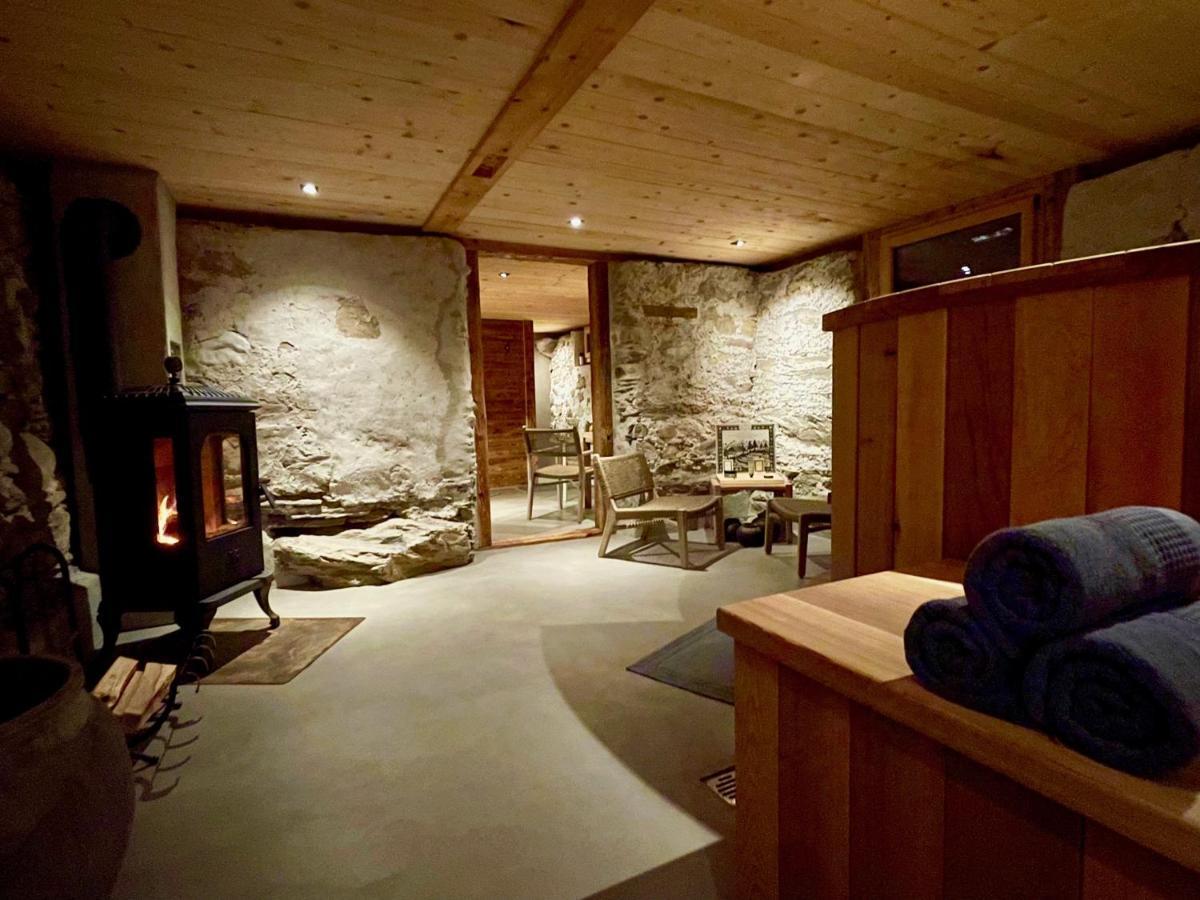 Alpen Charme - Chalet D'Hotes Et Spa Gsteig Exterior foto